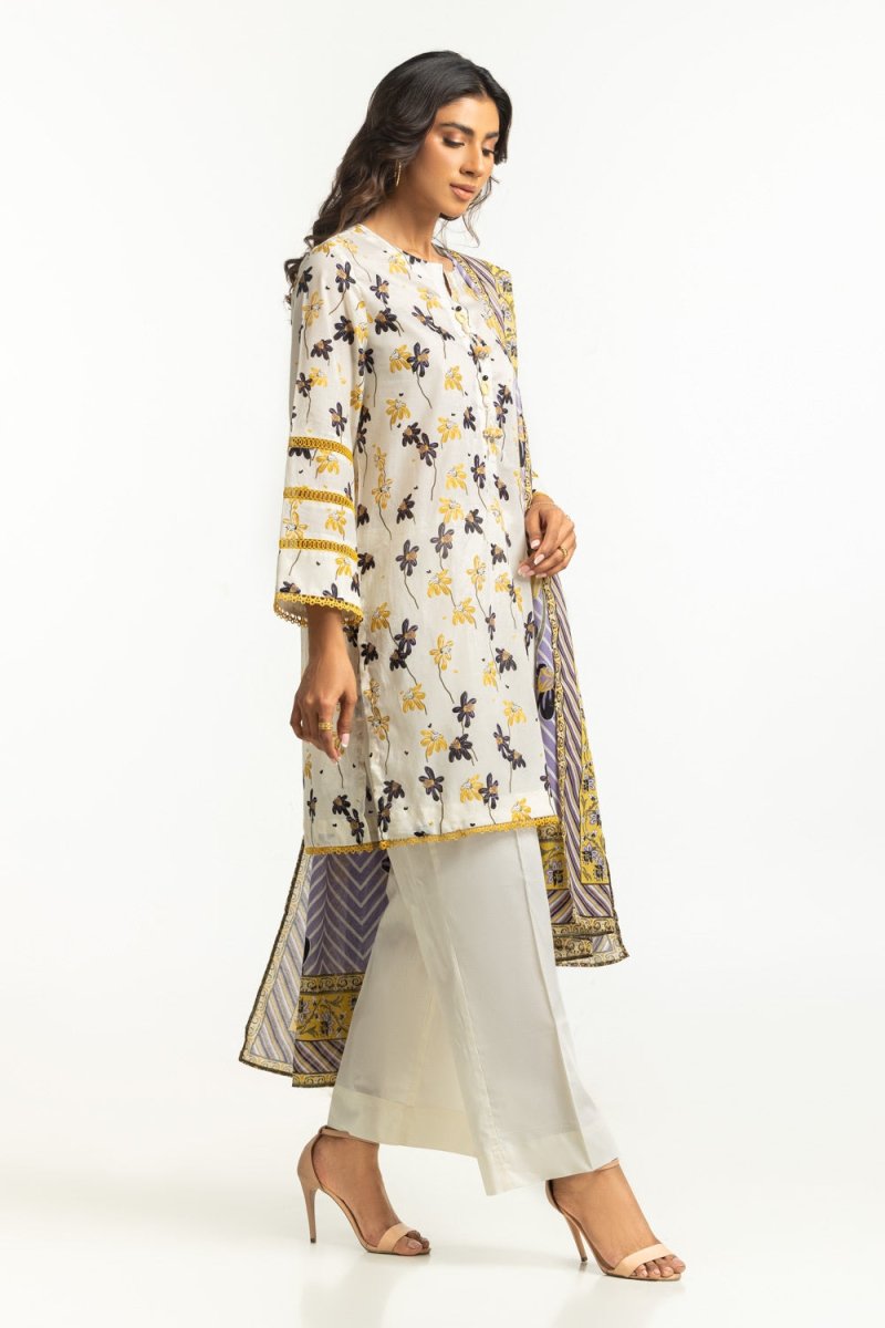 R-104 Gul Ahmed Ready to Wear 3PC Lawn Printed Suit IUSTKSD-577