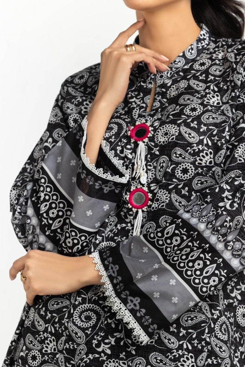 R-113 Gul Ahmed Ready to Wear 3PC Lawn Printed Suit IUSTKSD-504