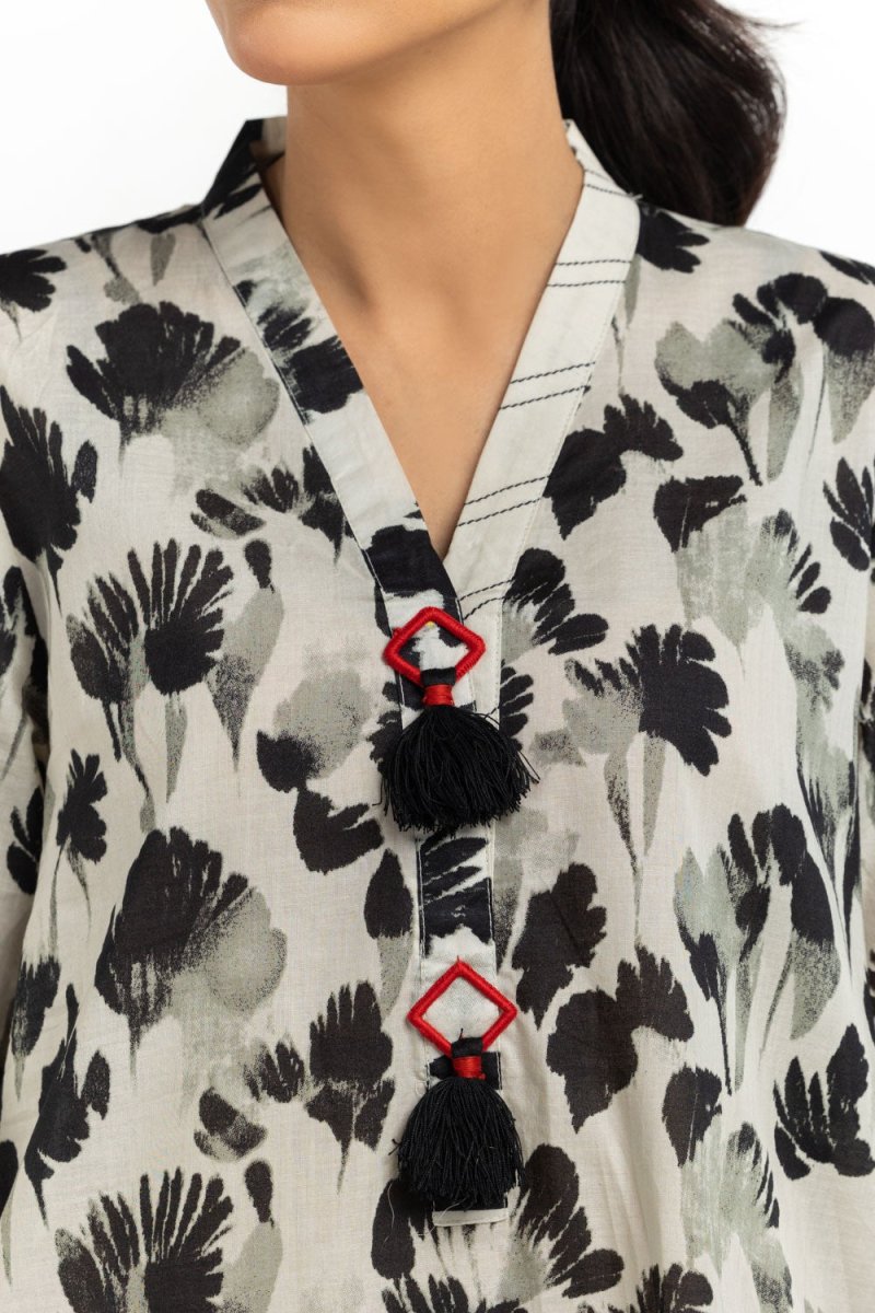 R-108 Gul Ahmed Ready to Wear 3PC Lawn Printed Suit IUSTKSD-546