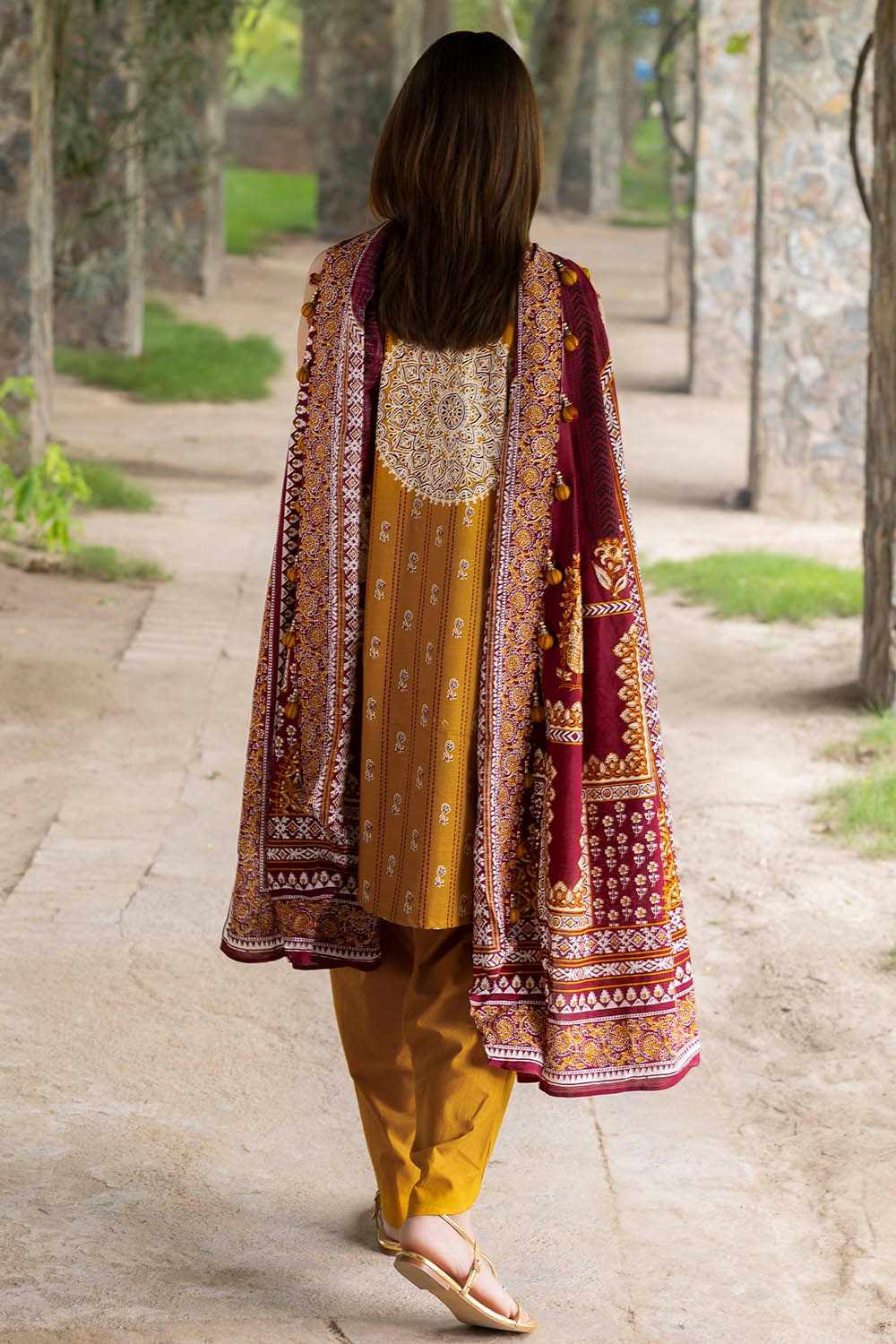 G-101-Gul Ahmed 3 Piece Unstitched Printed Khaddar Suit K-52050